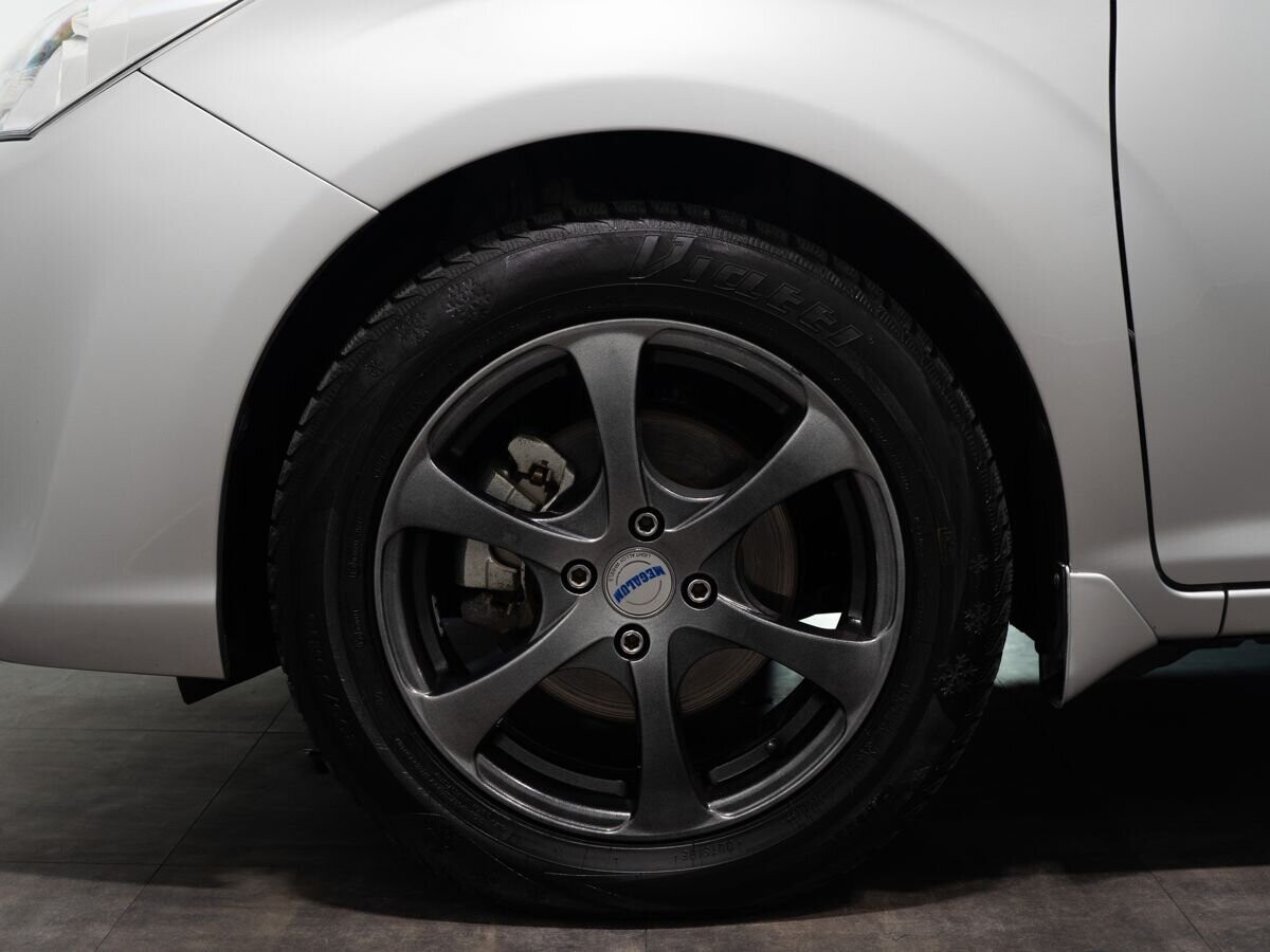 Toyota Corolla 2017 - фото автомобиля