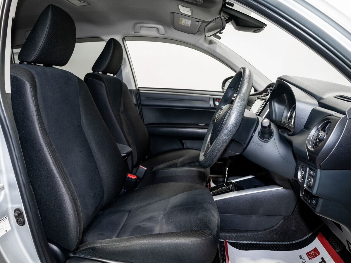 Toyota Corolla 2017 - фото автомобиля