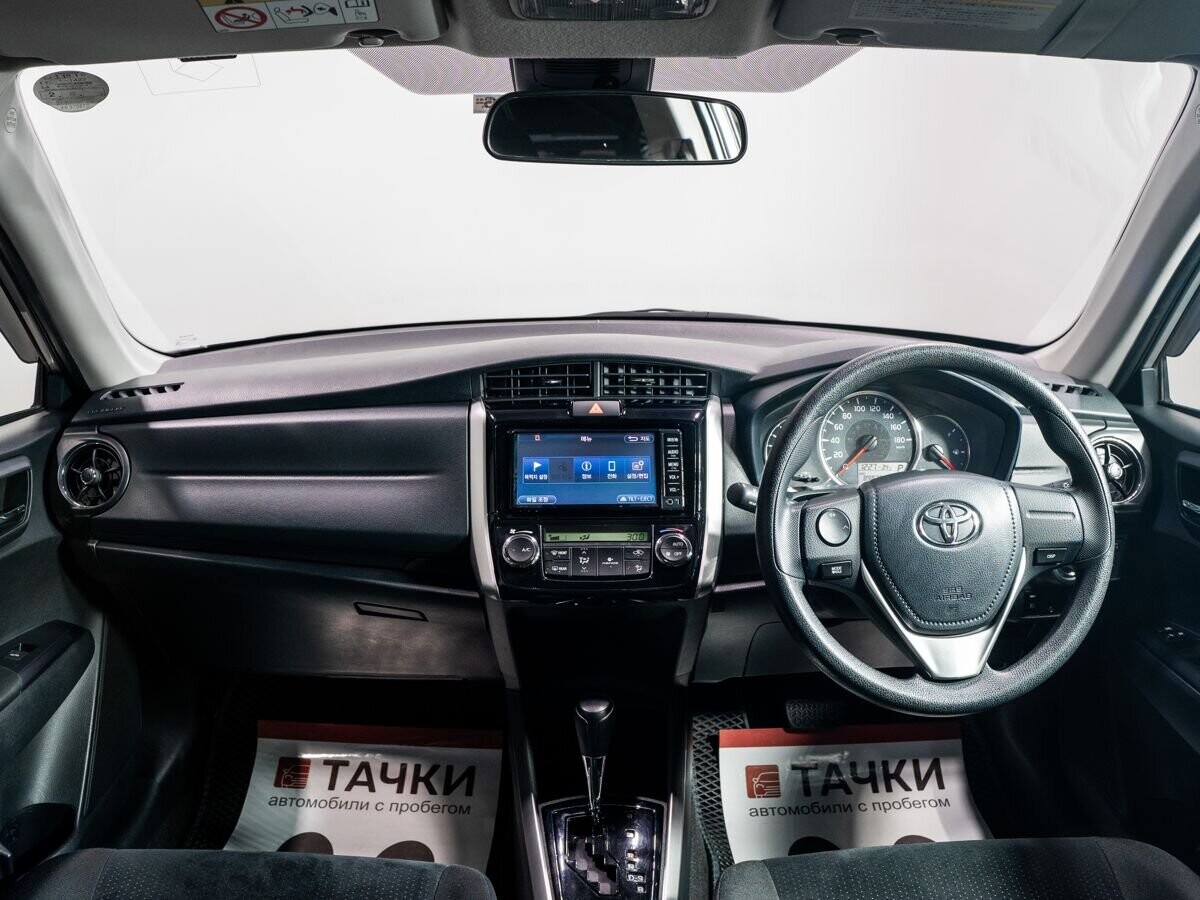 Toyota Corolla 2017 - фото автомобиля