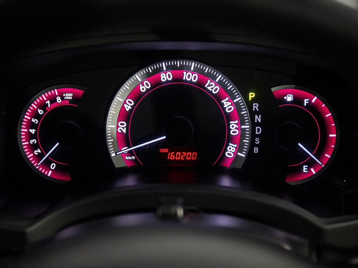 Toyota ISis 2011 - фото автомобиля