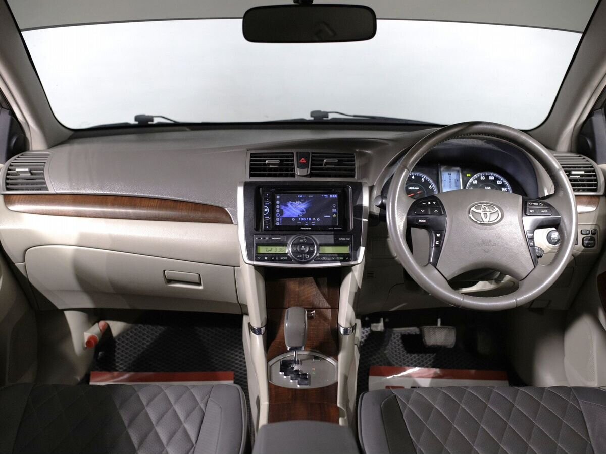 Toyota Premio 2011 - фото автомобиля