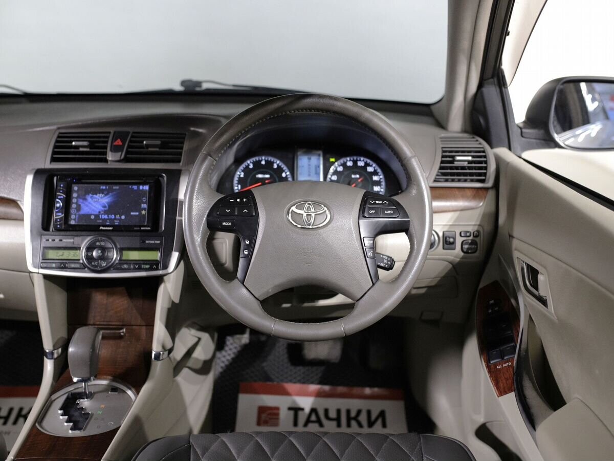 Toyota Premio 2011 - фото автомобиля