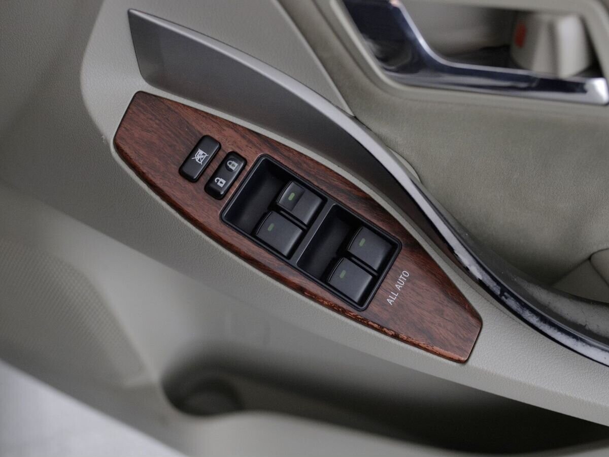 Toyota Premio 2011 - фото автомобиля