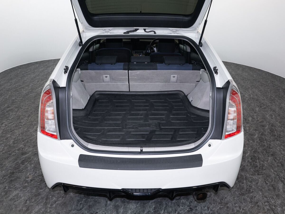 Toyota Prius 2012 - фото автомобиля