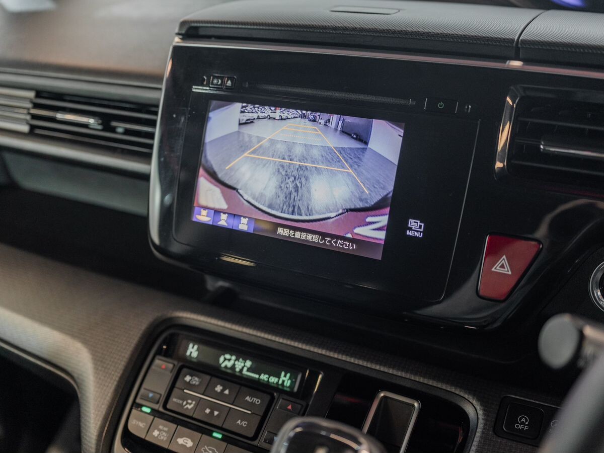 Honda Stepwgn 2015 - фото автомобиля