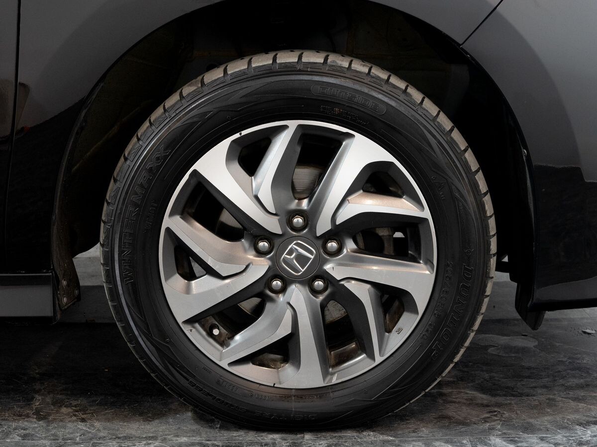 Honda Stepwgn 2015 - фото автомобиля