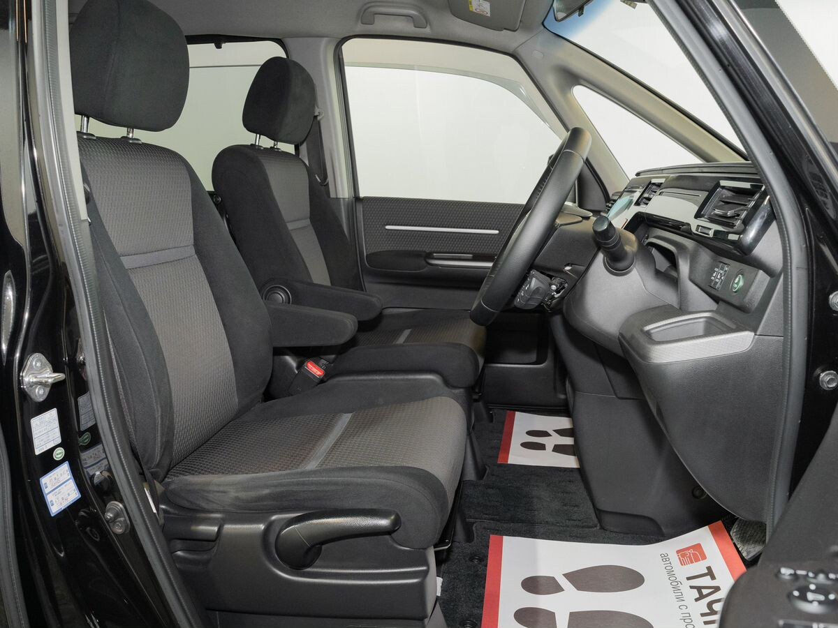 Honda Stepwgn 2015 - фото автомобиля