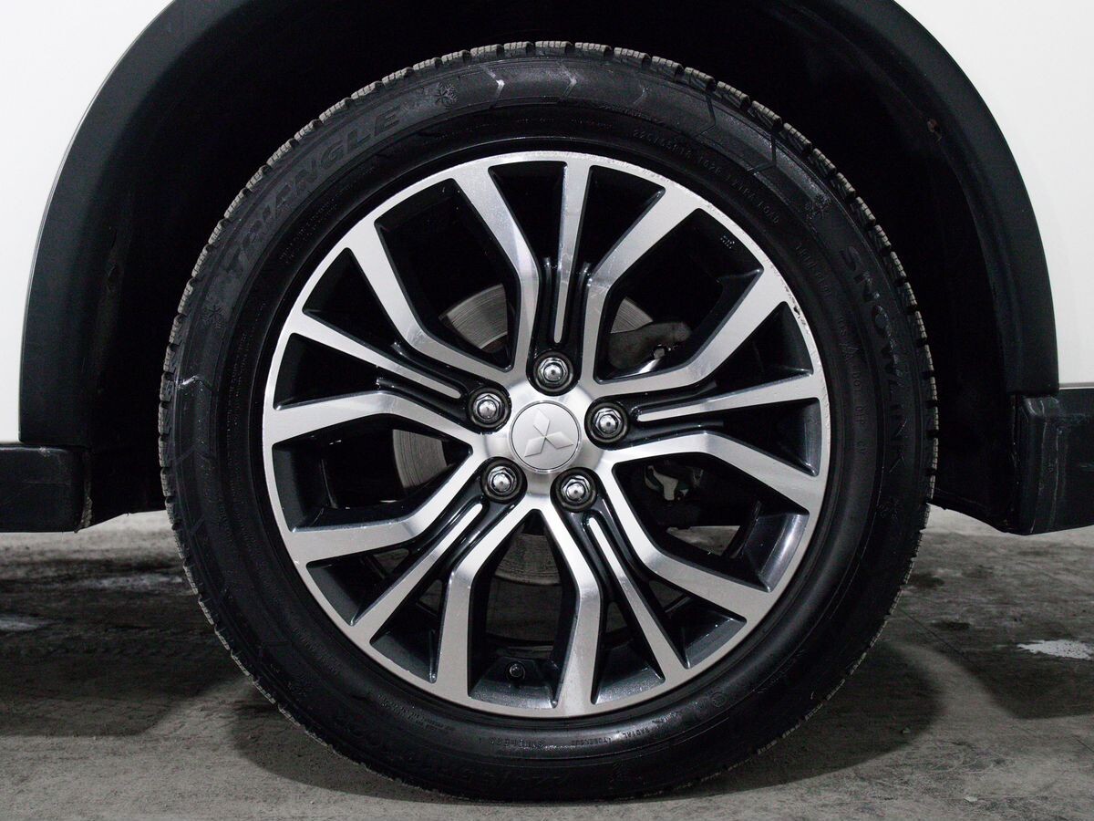 Mitsubishi Outlander 2016 - фото автомобиля