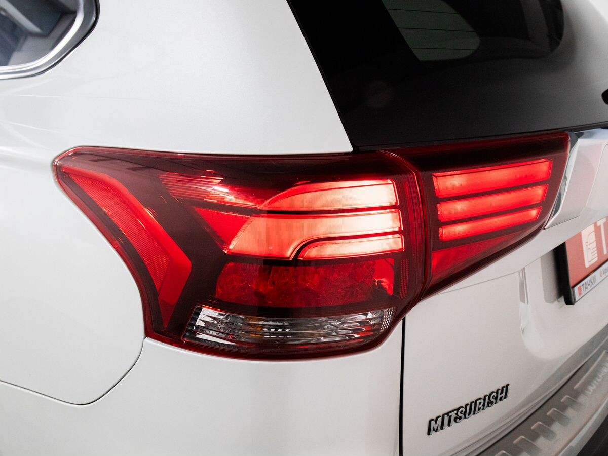 Mitsubishi Outlander 2016 - фото автомобиля