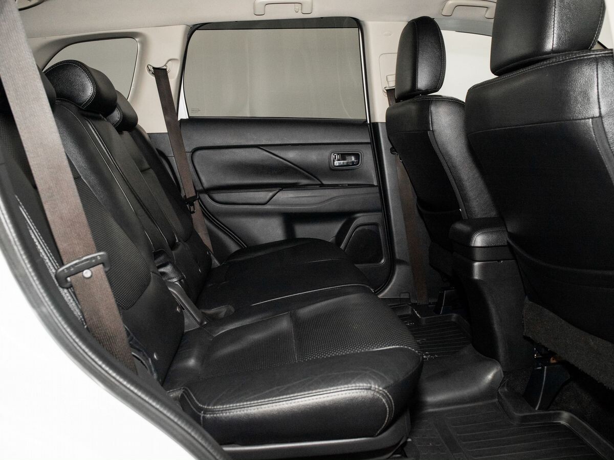 Mitsubishi Outlander 2016 - фото автомобиля