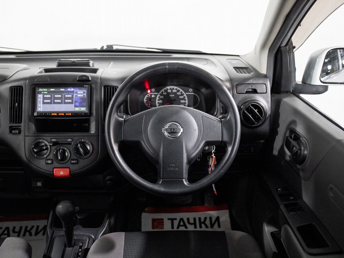 Nissan AD 2017 - фото автомобиля