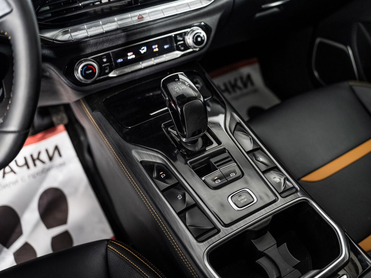 FAW Bestune T77 2022 - фото автомобиля