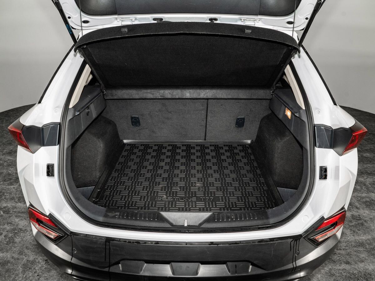 FAW Bestune T77 2022 - фото автомобиля