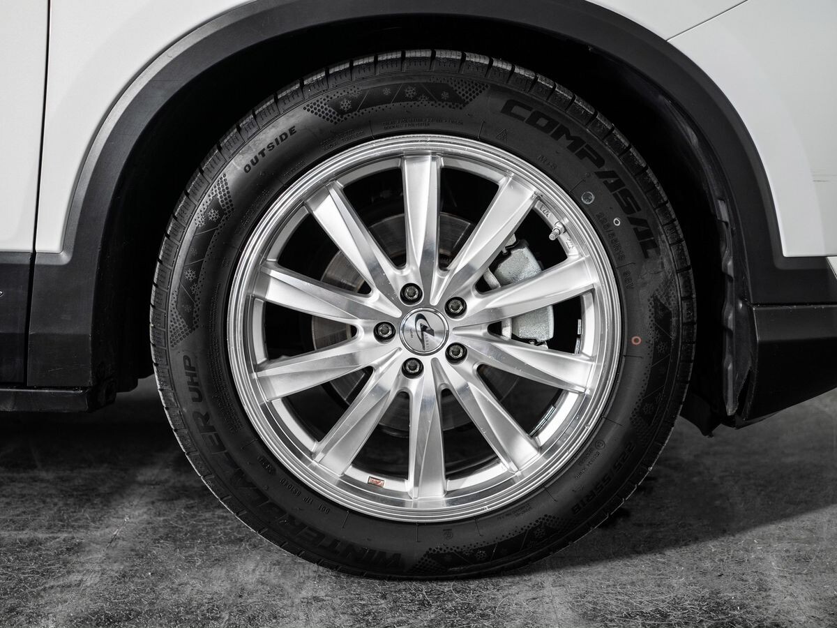 FAW Bestune T77 2022 - фото автомобиля