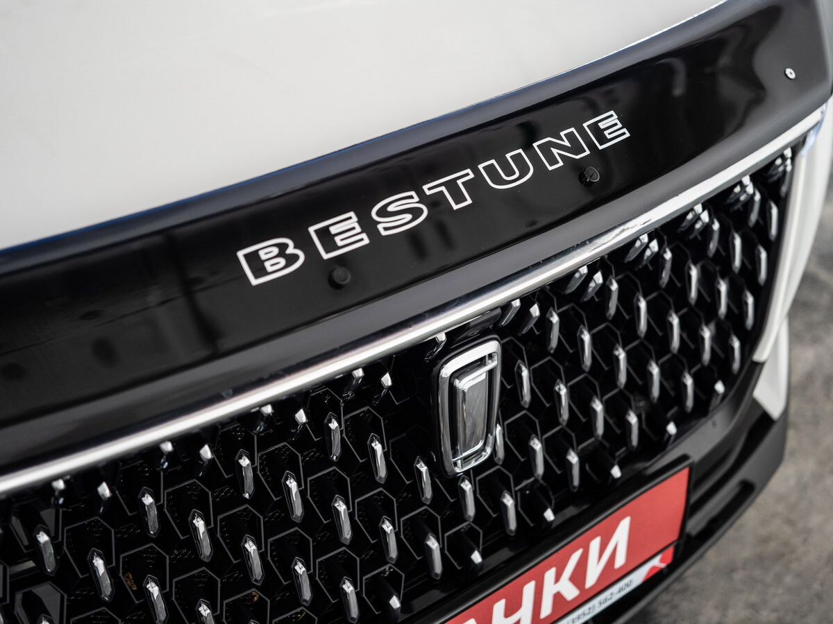 FAW Bestune T77 2022 - фото автомобиля