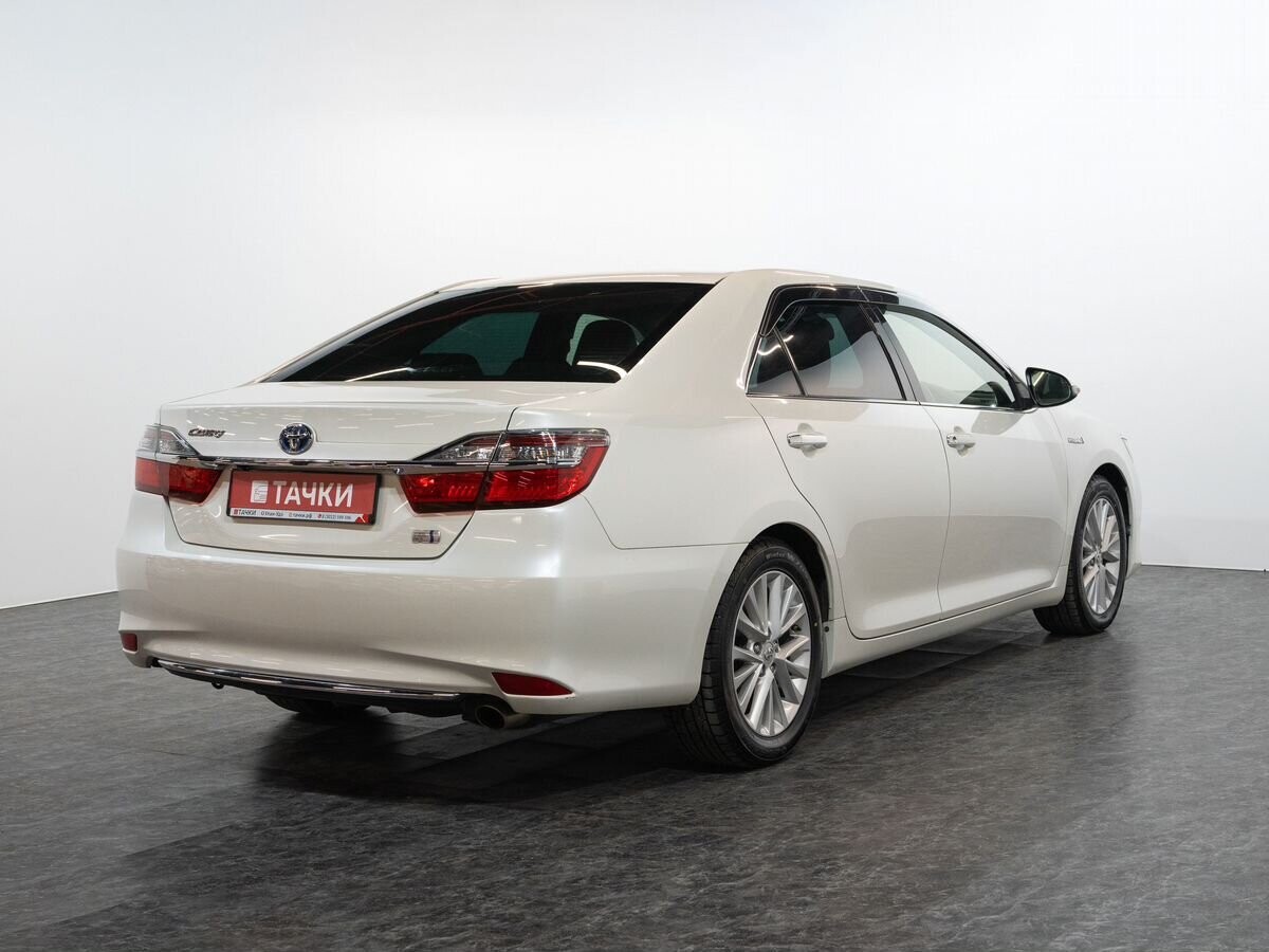 Toyota Camry 2016 - фото автомобиля