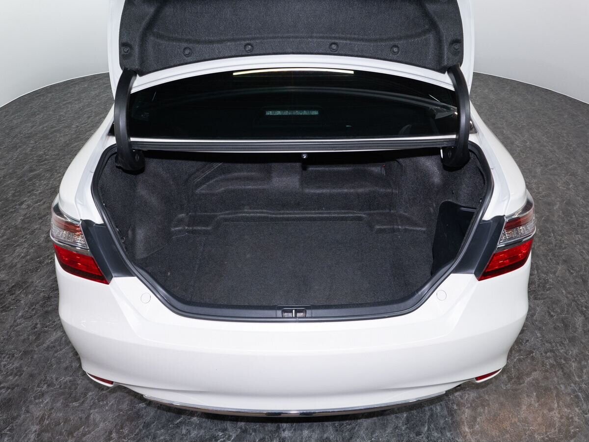 Toyota Camry 2016 - фото автомобиля