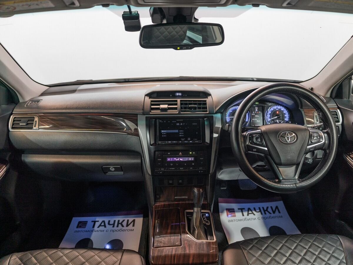 Toyota Camry 2016 - фото автомобиля