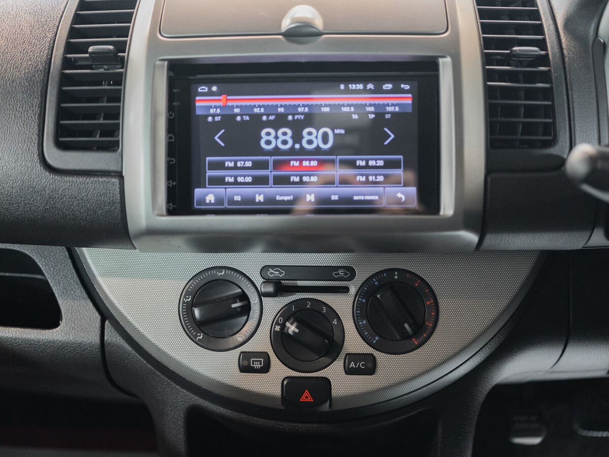 Nissan Note 2011 - фото автомобиля