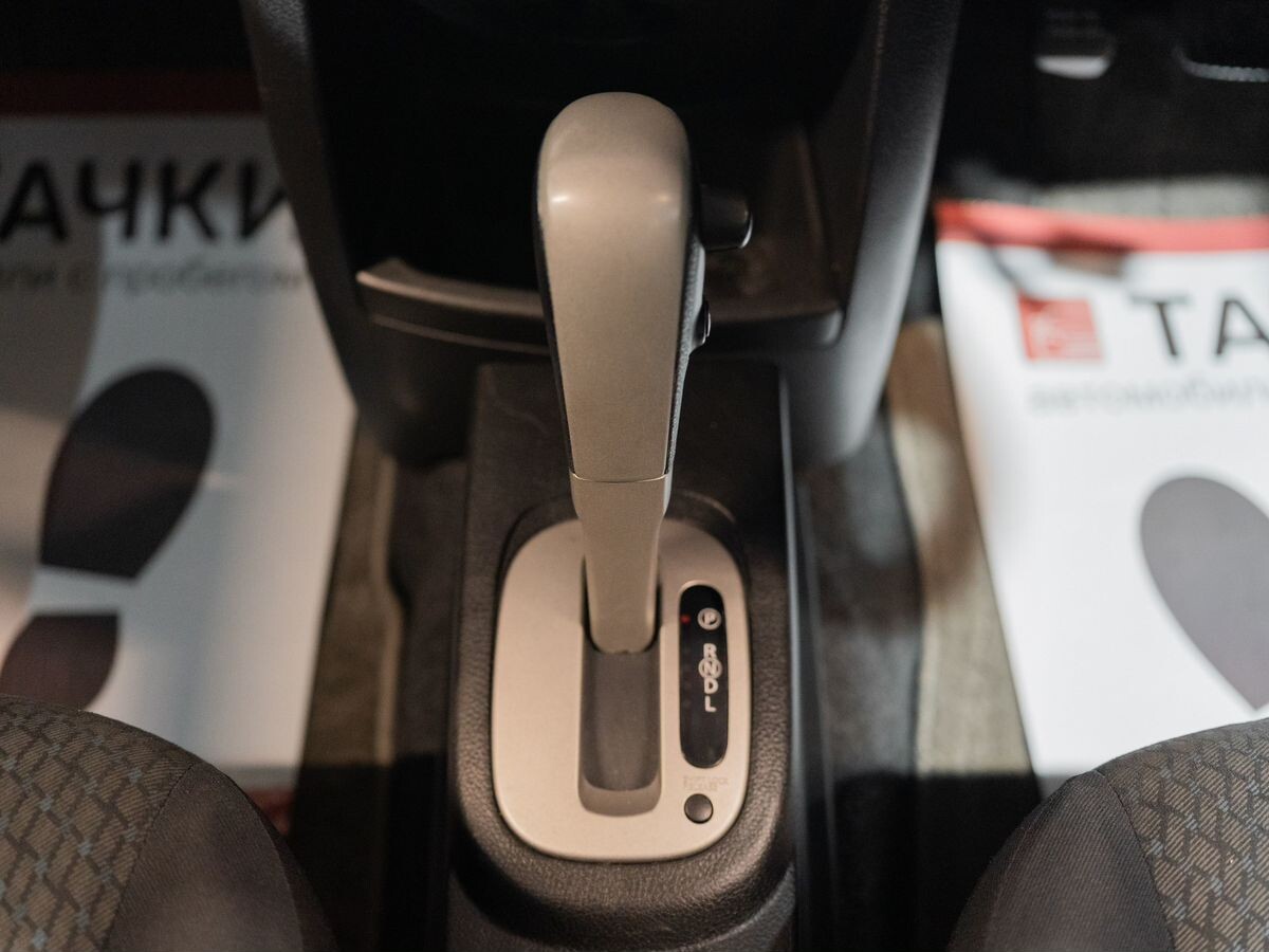 Nissan Note 2011 - фото автомобиля