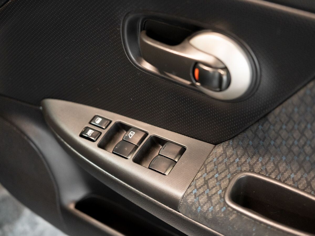 Nissan Note 2011 - фото автомобиля