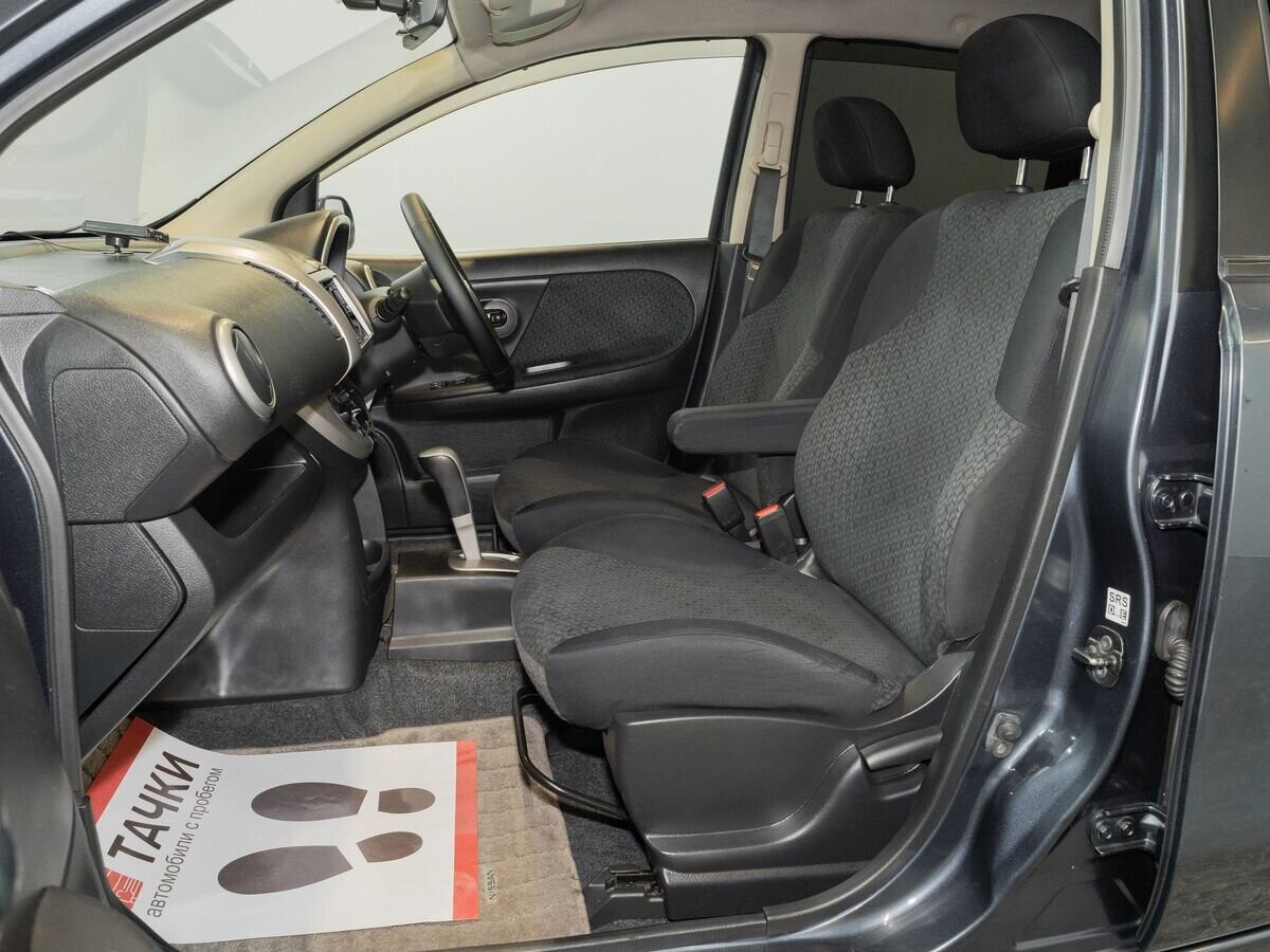 Nissan Note 2011 - фото автомобиля