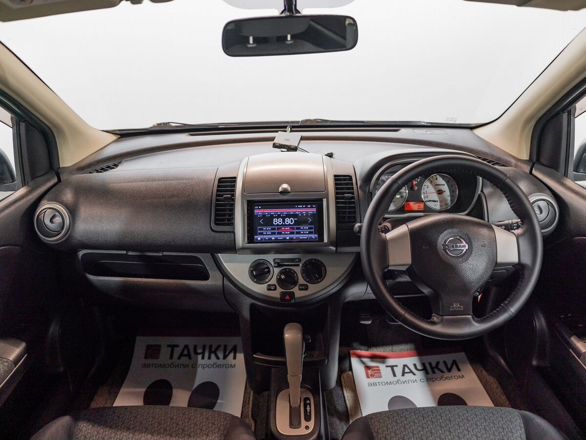 Nissan Note 2011 - фото автомобиля