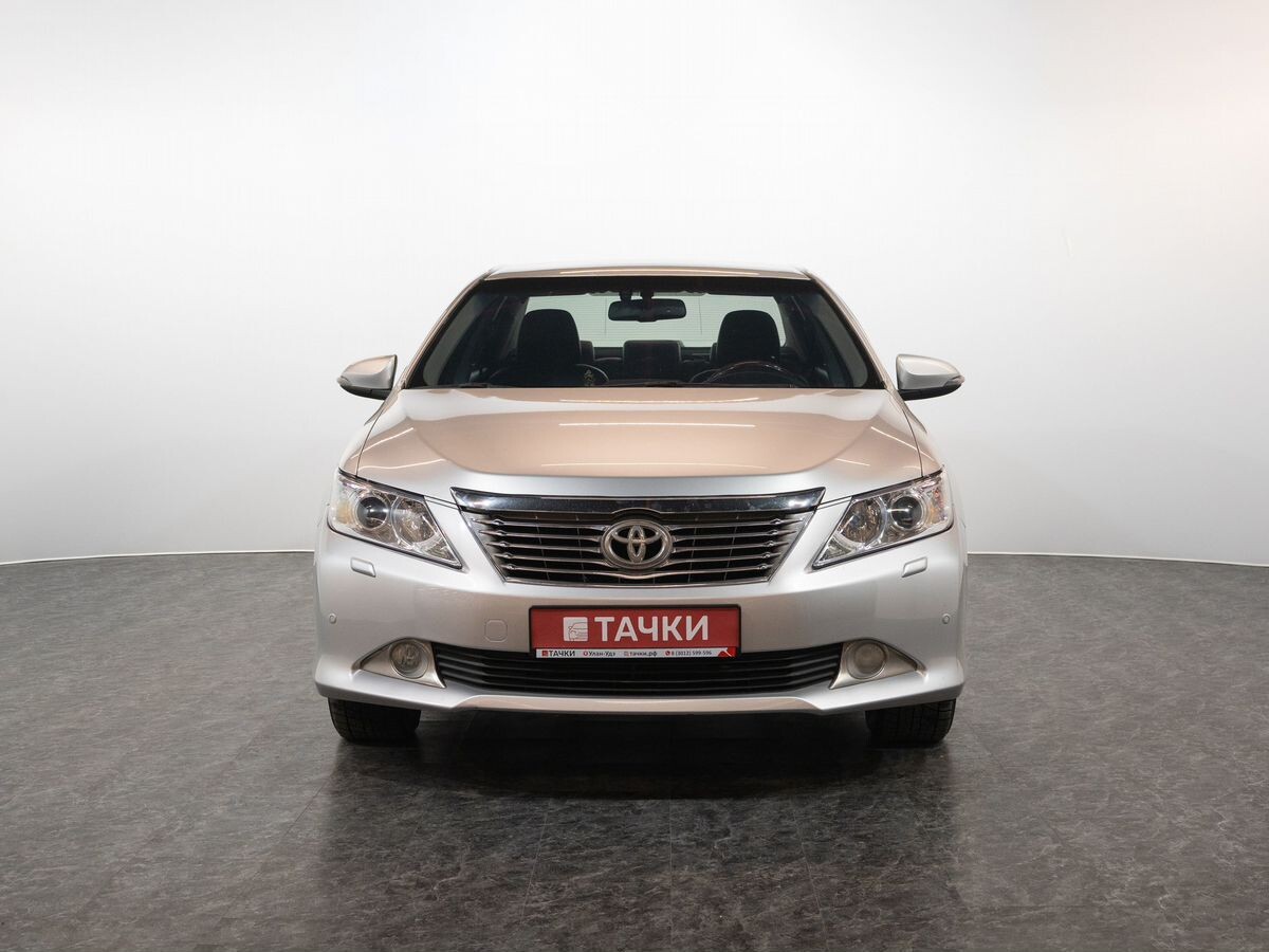 Toyota Camry 2011 - фото автомобиля