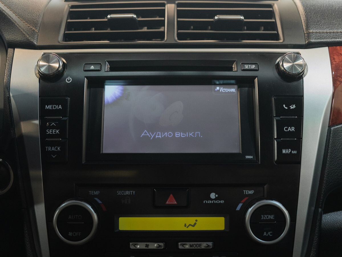 Toyota Camry 2011 - фото автомобиля