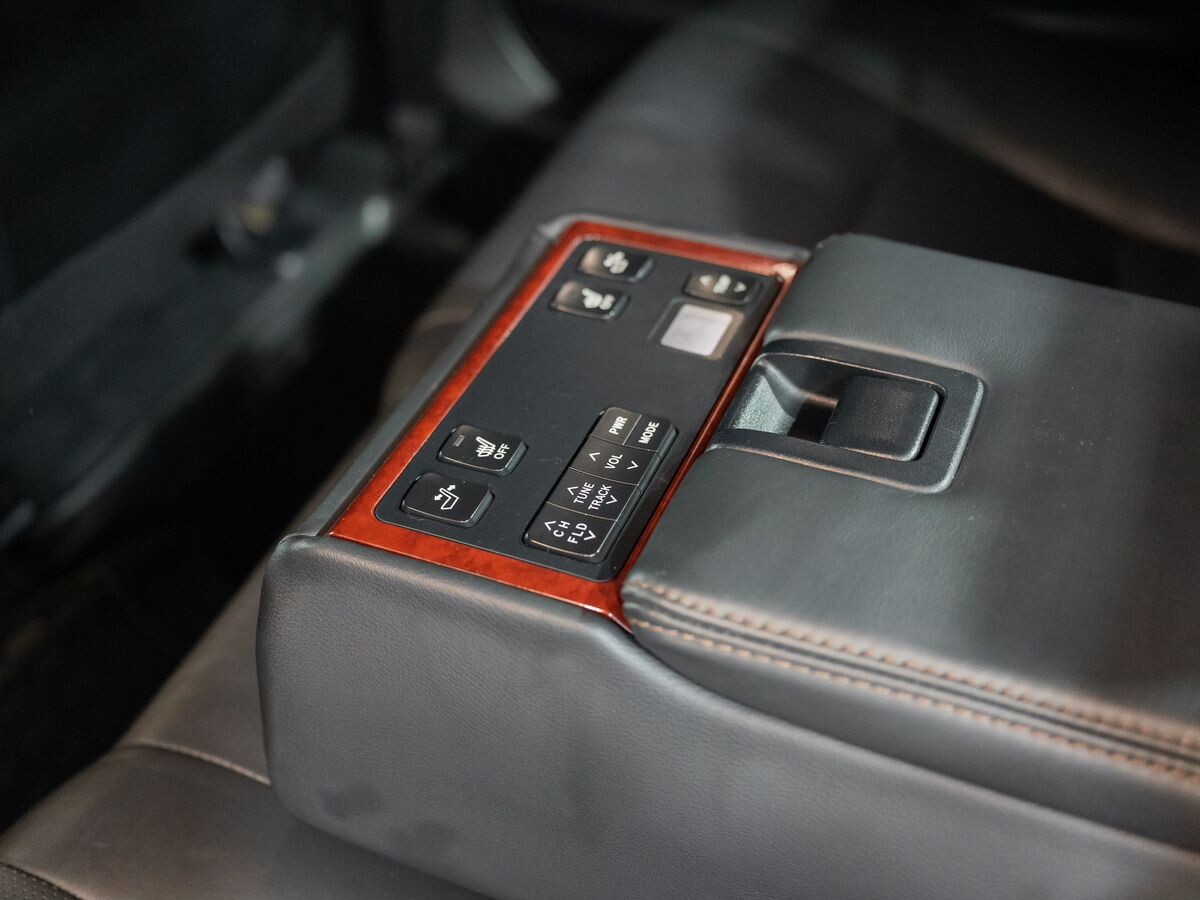 Toyota Camry 2011 - фото автомобиля