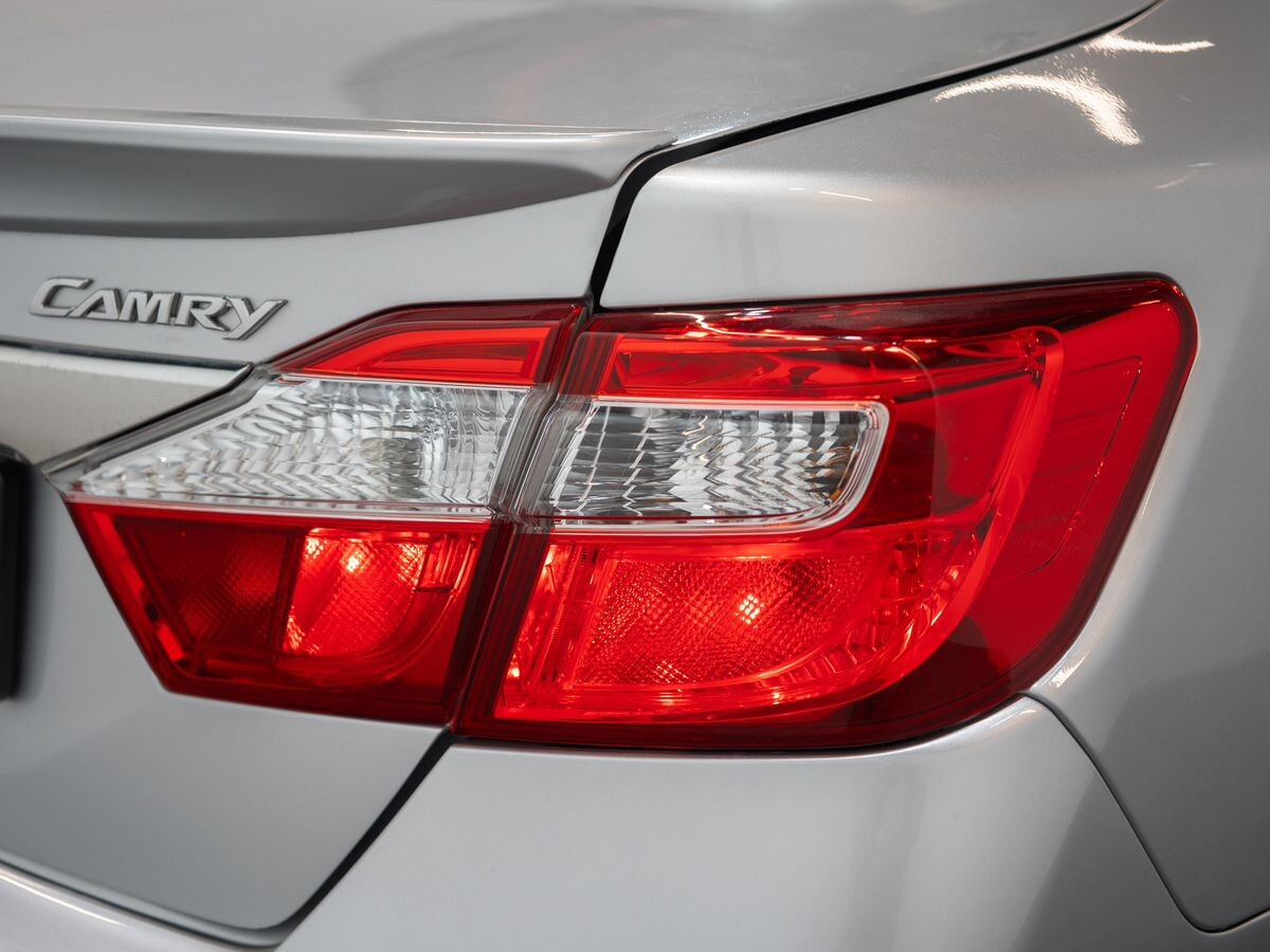 Toyota Camry 2011 - фото автомобиля