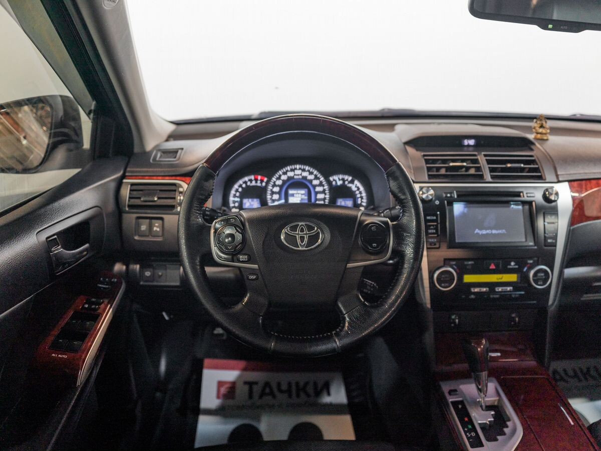 Toyota Camry 2011 - фото автомобиля