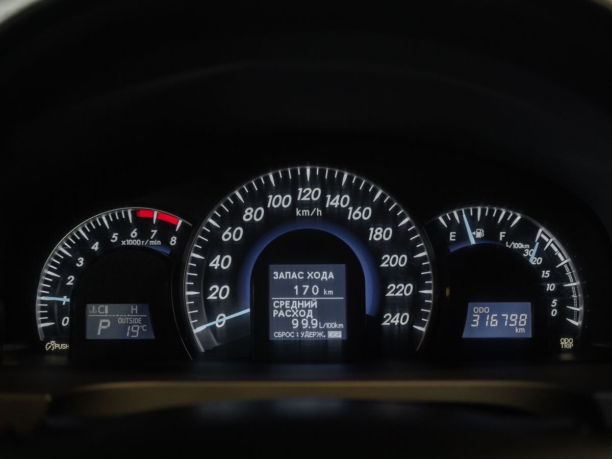 Toyota Camry 2011 - фото автомобиля