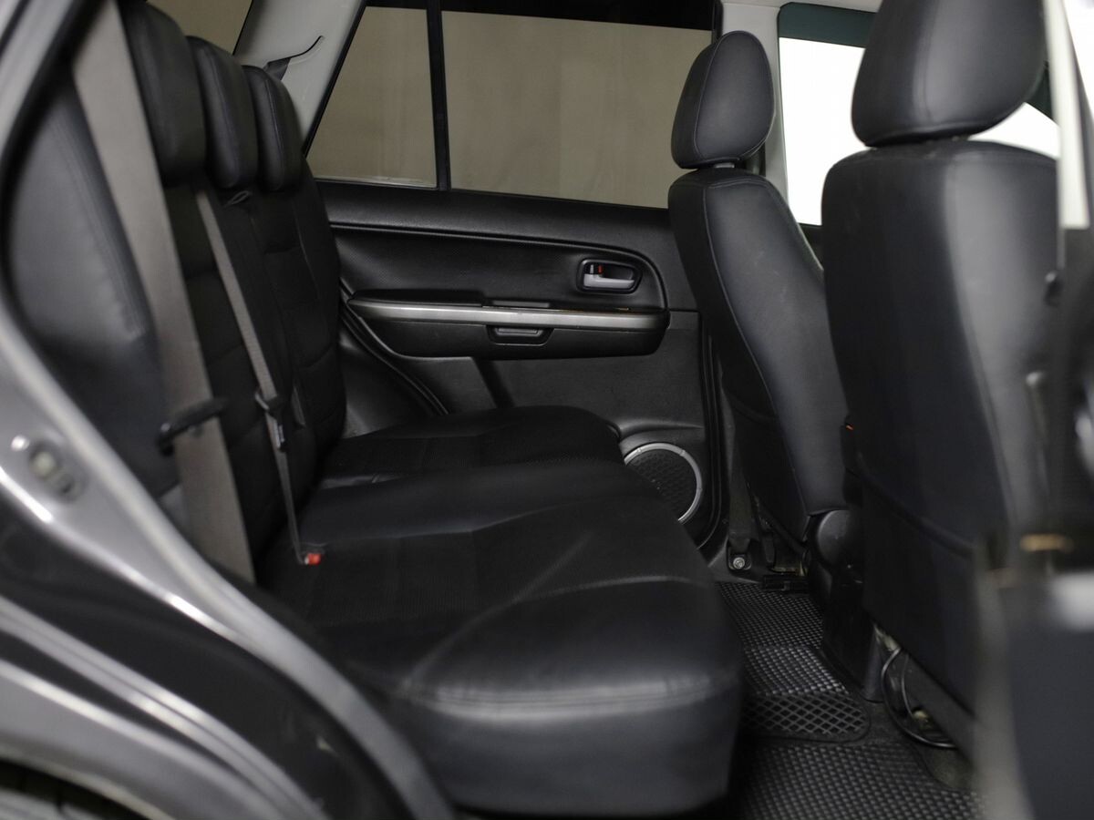 Suzuki Grand Vitara 2011 - фото автомобиля