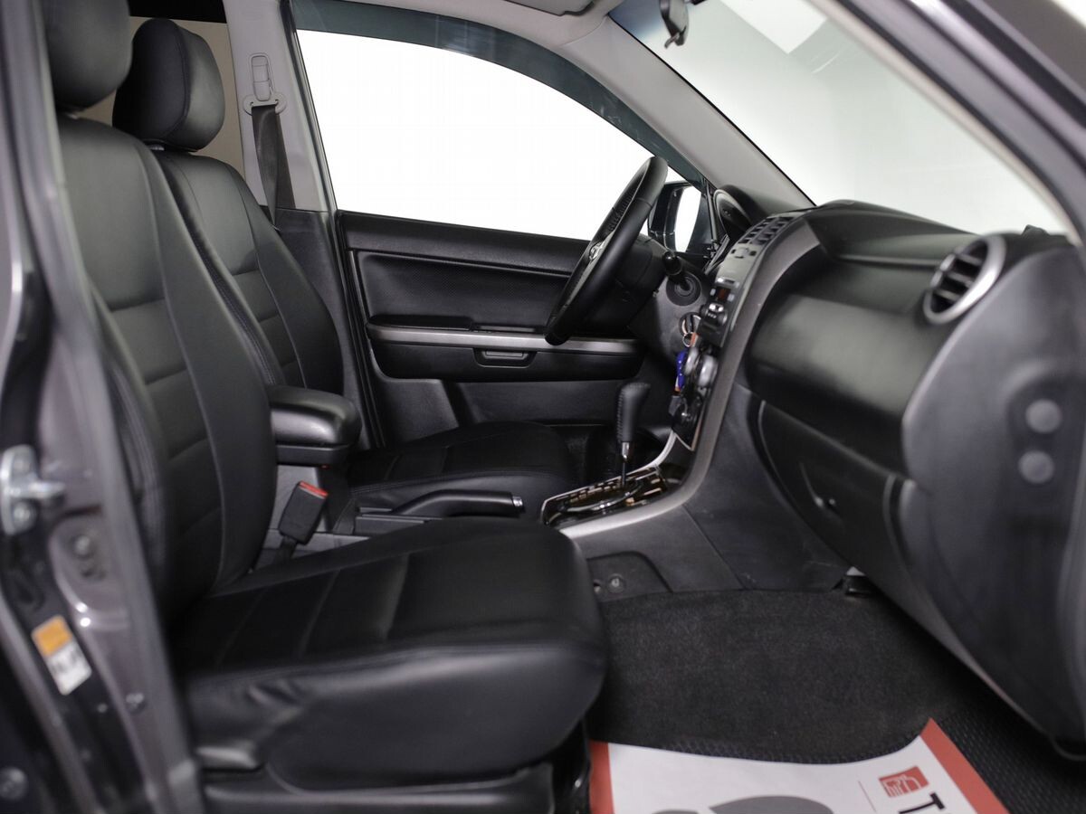 Suzuki Grand Vitara 2011 - фото автомобиля