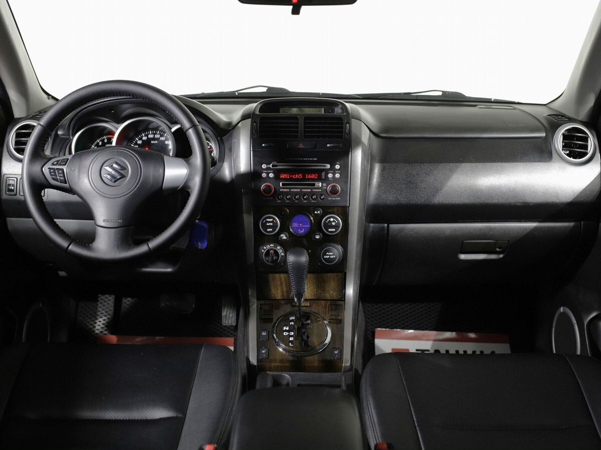 Suzuki Grand Vitara 2011 - фото автомобиля
