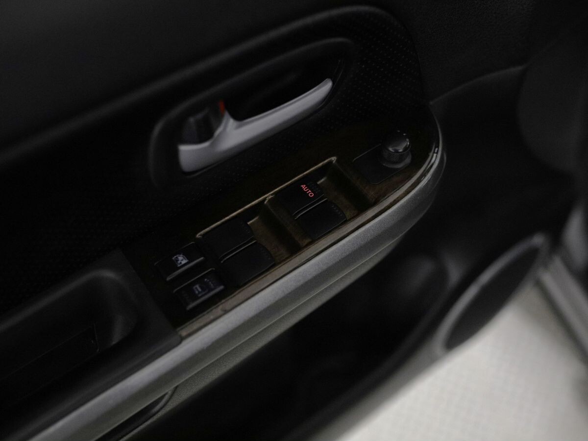 Suzuki Grand Vitara 2011 - фото автомобиля