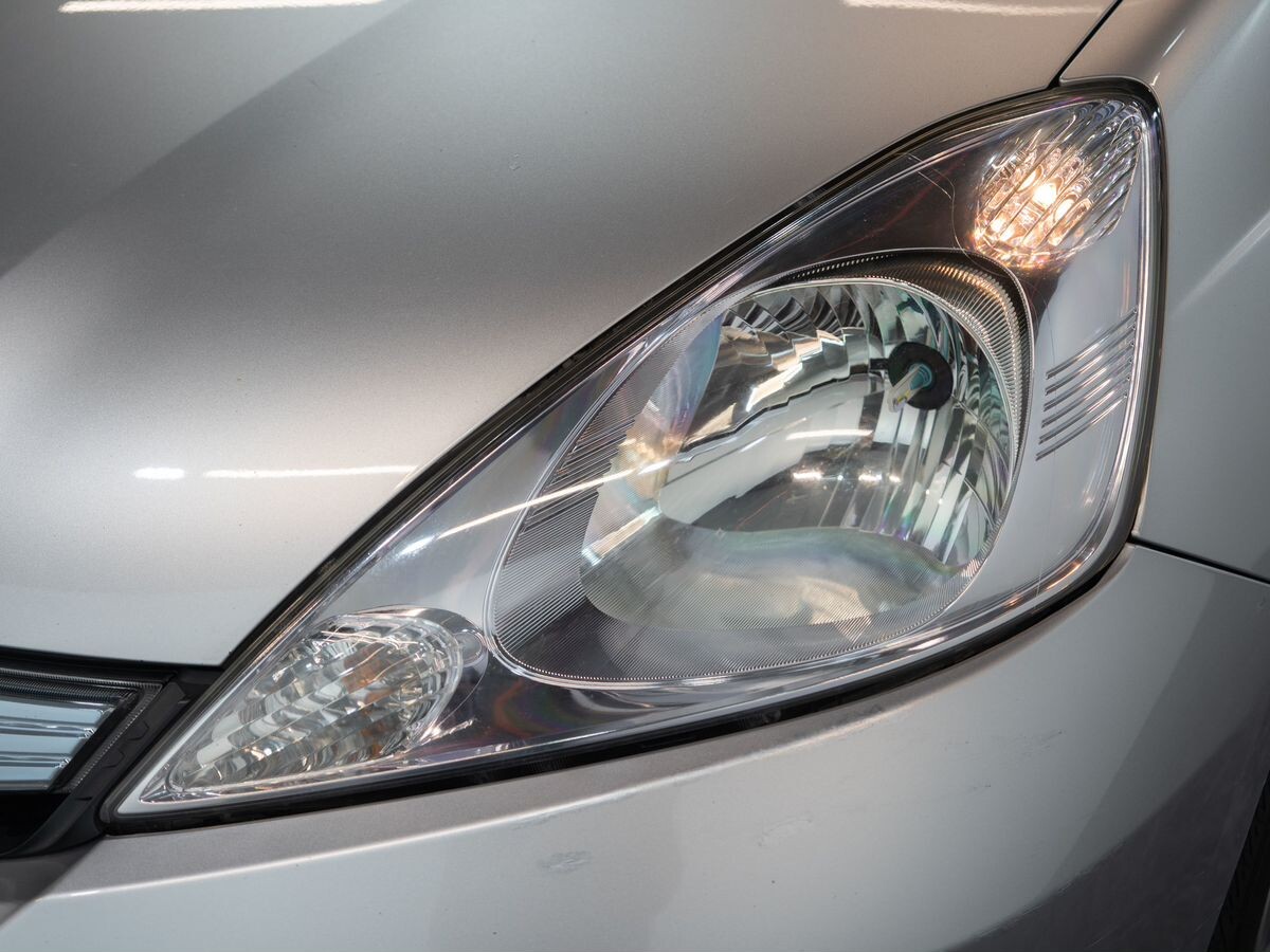 Honda Fit Shuttle 2011 - фото автомобиля