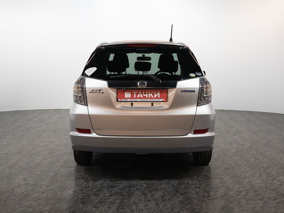 Honda Fit Shuttle 2011 - фото автомобиля