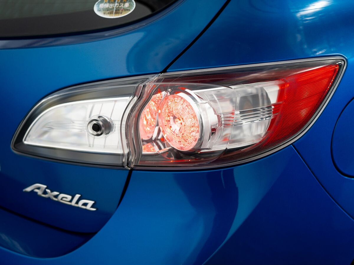 Mazda Axela 2012 - фото автомобиля