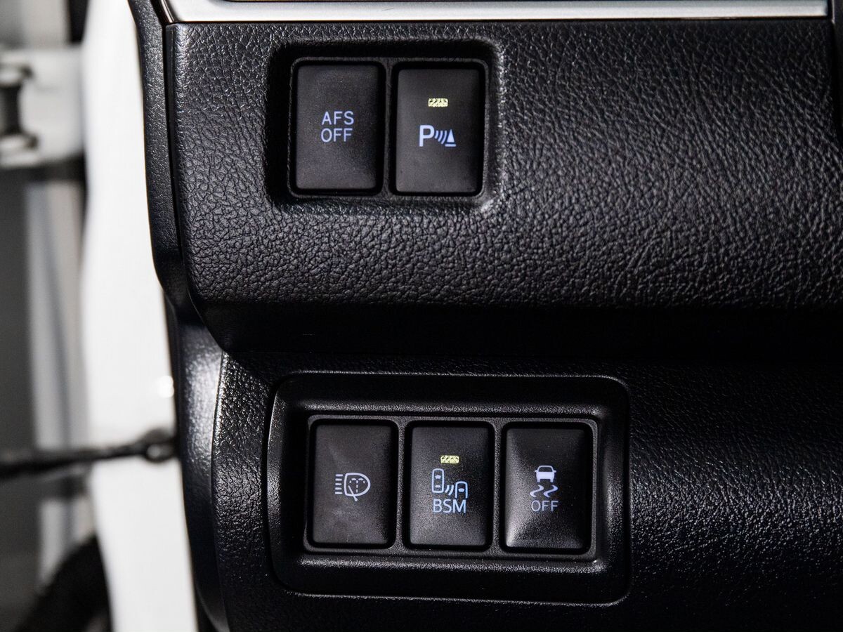 Toyota Camry 2017 - фото автомобиля