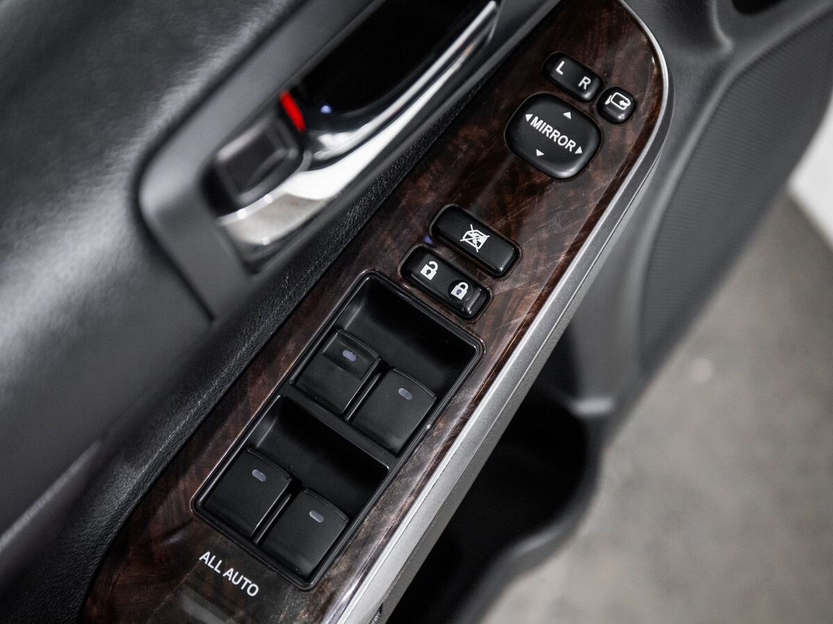 Toyota Camry 2017 - фото автомобиля