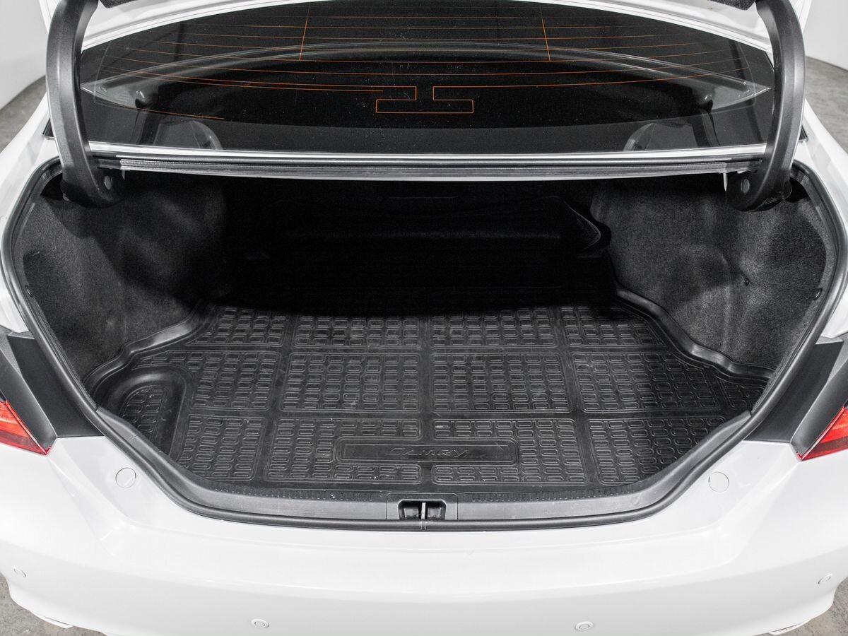 Toyota Camry 2017 - фото автомобиля