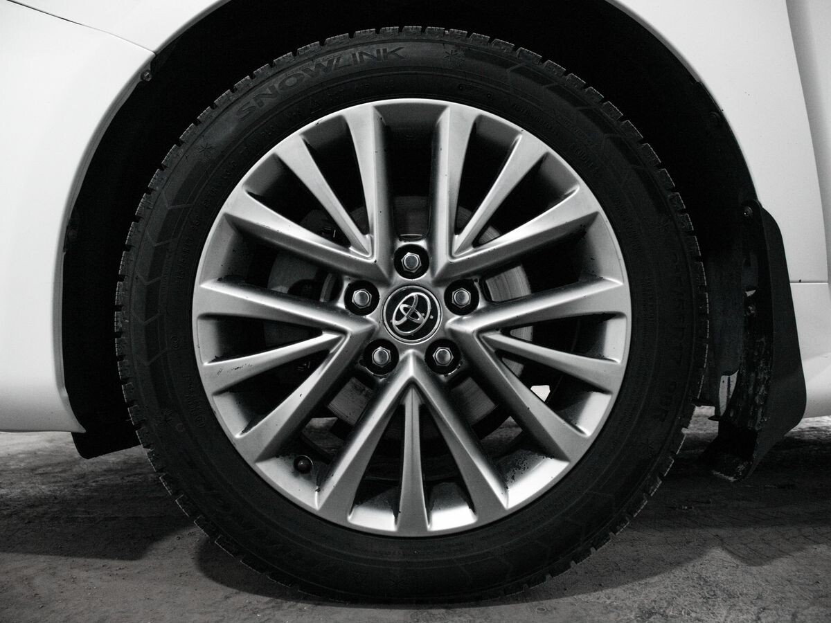 Toyota Camry 2017 - фото автомобиля