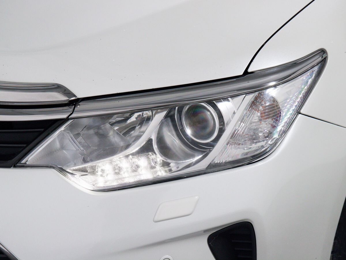 Toyota Camry 2017 - фото автомобиля