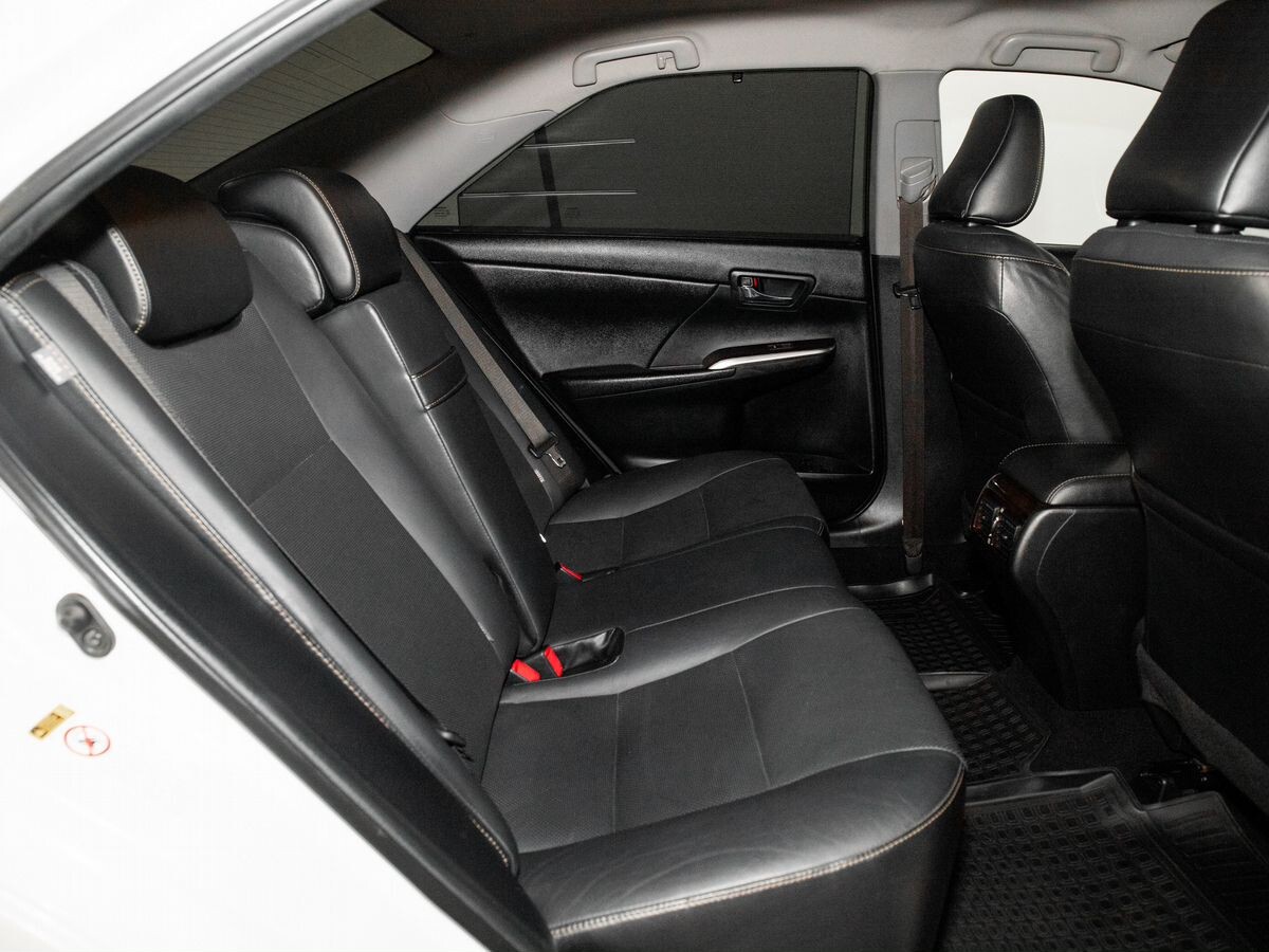 Toyota Camry 2017 - фото автомобиля