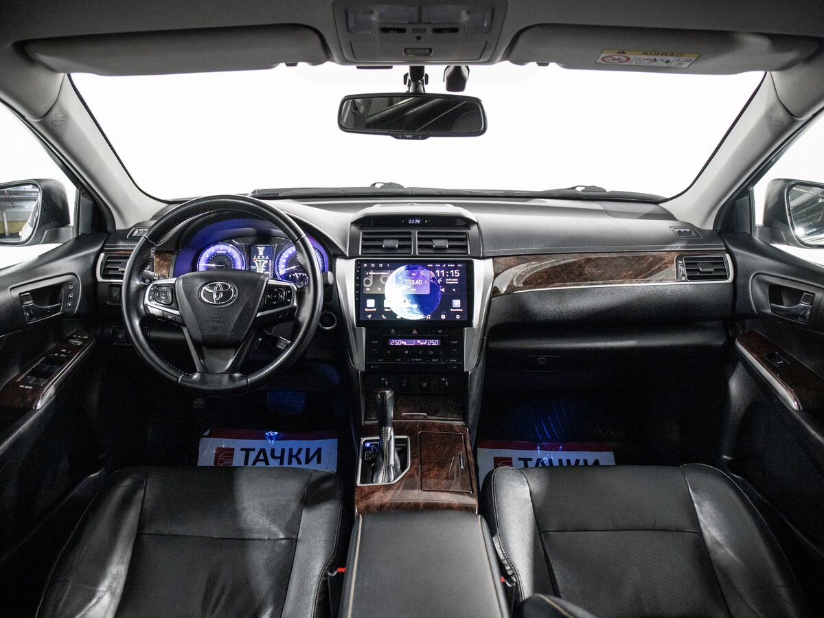 Toyota Camry 2017 - фото автомобиля