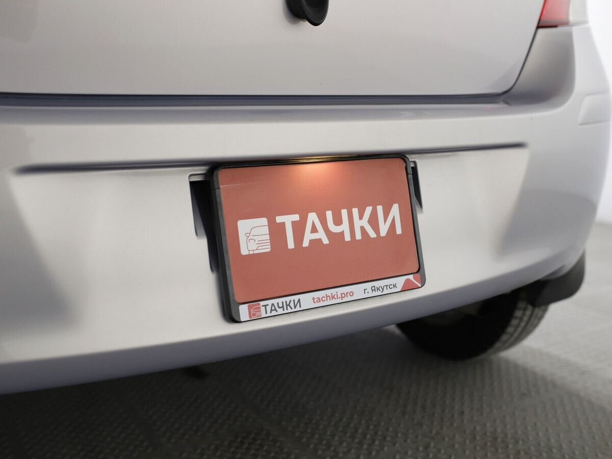 Toyota Vitz 2010 - фото автомобиля