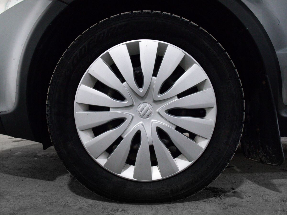 Suzuki SX4 2011 - фото автомобиля