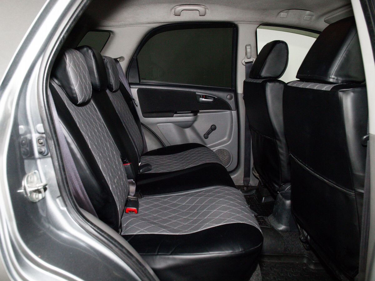 Suzuki SX4 2011 - фото автомобиля